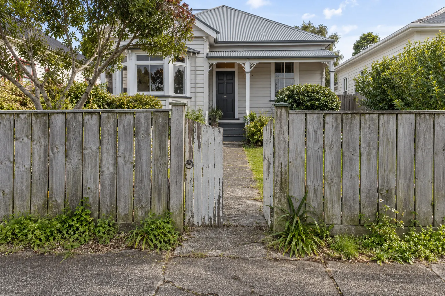 Fence & entry before renovation