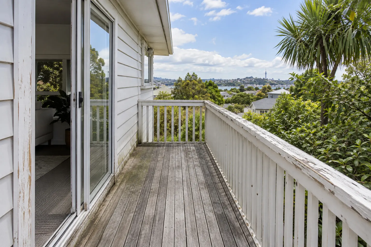 Balcony before renovation